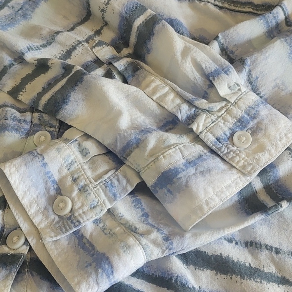 Beachlunchlounge Blue and White Patterned Stripe Button Down Top - Picture 5 of 5